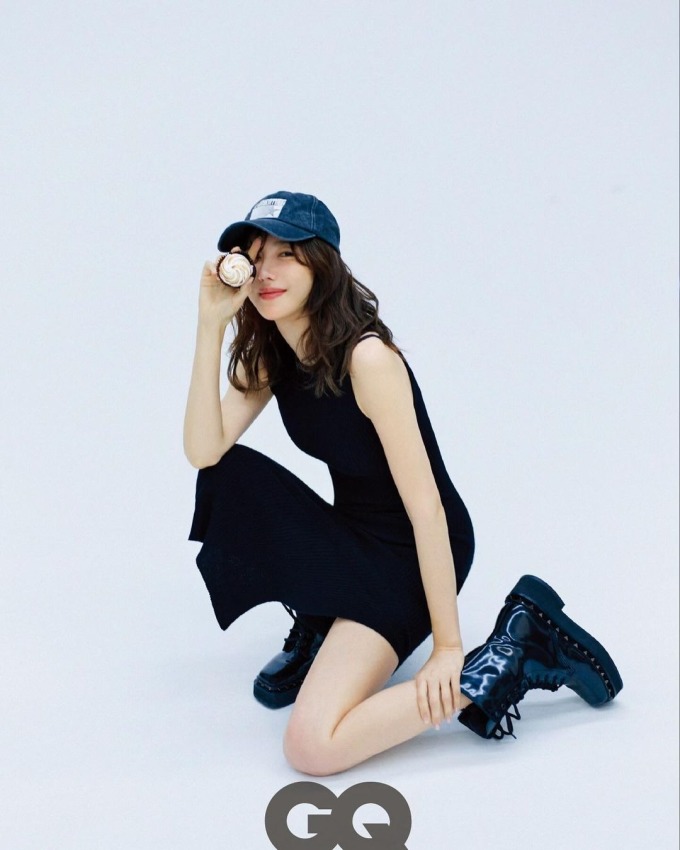 Nữ diễn viên 46 tuổi duy trì vóc dáng thon gọn nhờ chế độ ăn kiêng đường, tinh bột.