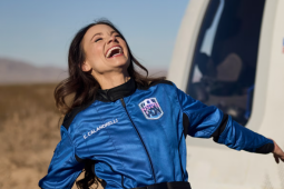 Bạn trẻ - Cuộc sống - Nữ phi hành gia bị quấy rối tình dục trực tuyến