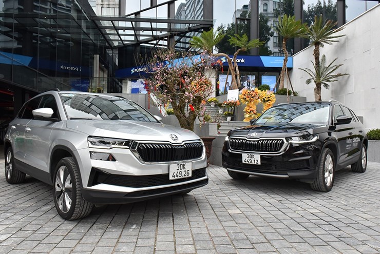 Bộ đôi xe Skoda Karoq và Kodiaq giảm giá cao nhất lên đến 166 triệu đồng - 1