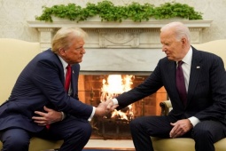 Thế giới - Nhà Trắng nhượng bộ, bắt đầu chuyển giao quyền lực cho ông Trump