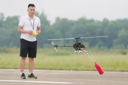 Tin tức trong ngày - Người từ 18 tuổi mới được điều khiển drone, flycam