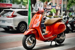 Giá Vespa Primavera cuối tháng 11/2024, khuyến mãi hơn 3 triệu đồng