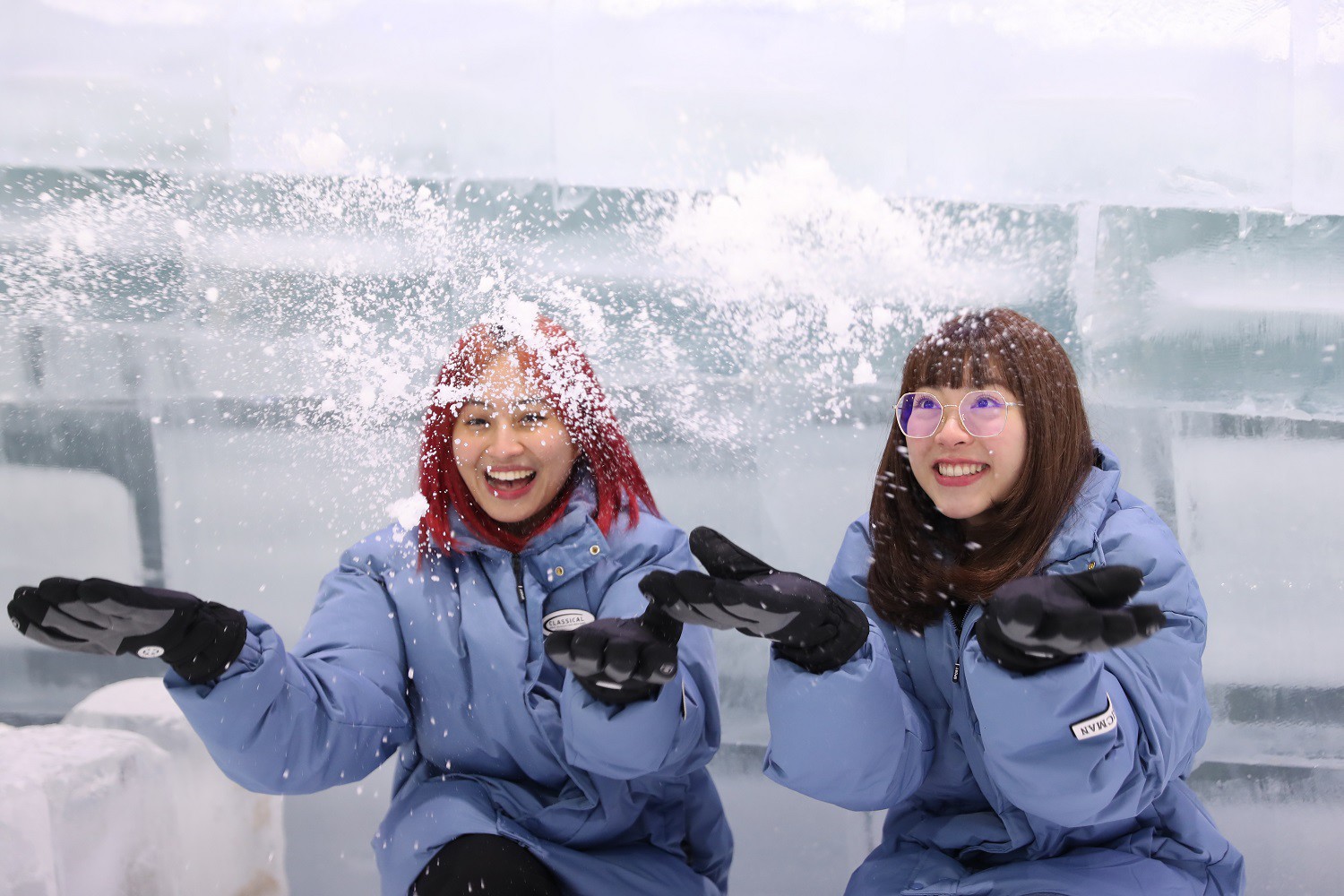 Trải nghiệm tuyết rơi thật ngay tại TPHCM. Ảnh: Fantasy On Ice.