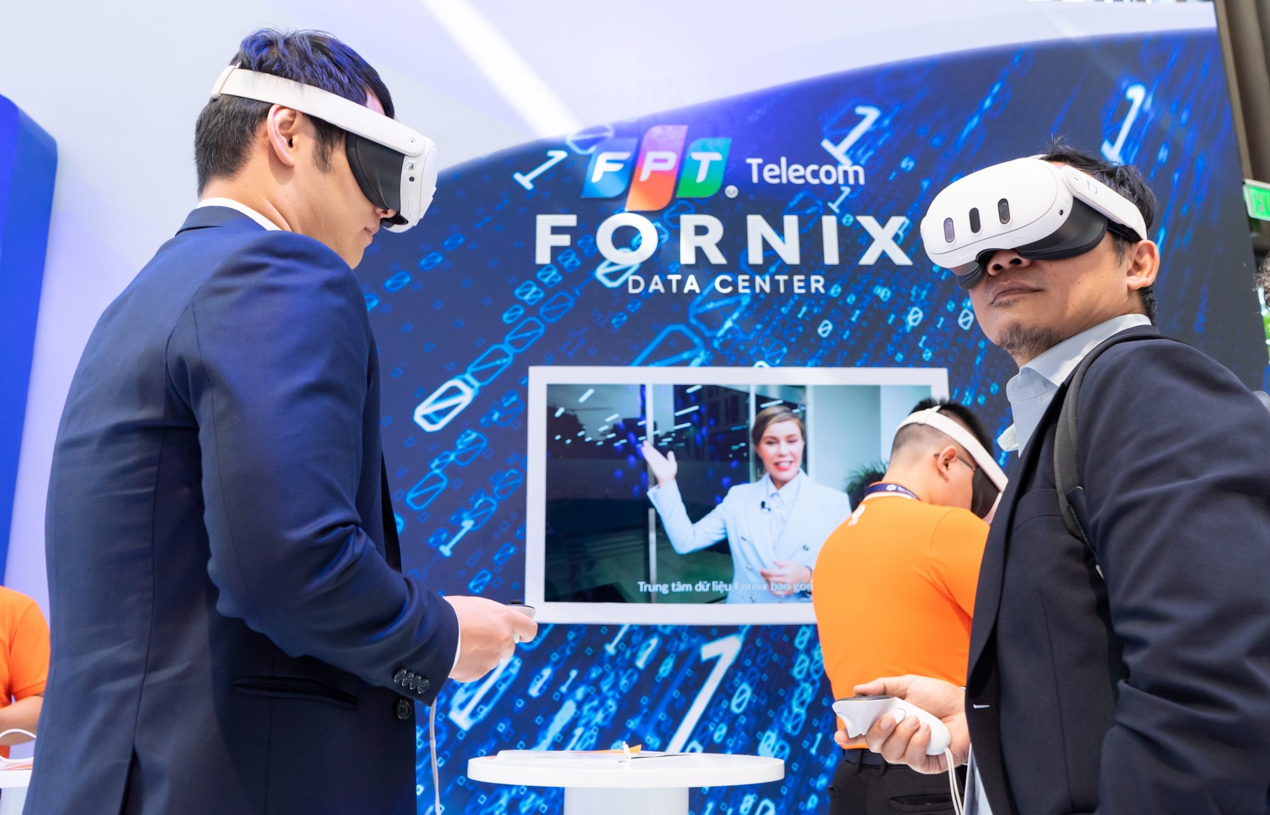 Gian hàng FPT Fornix của FPT tại Techday 2024 mang đến giải pháp Data Center thông qua công nghệ thực tế ảo (VR).