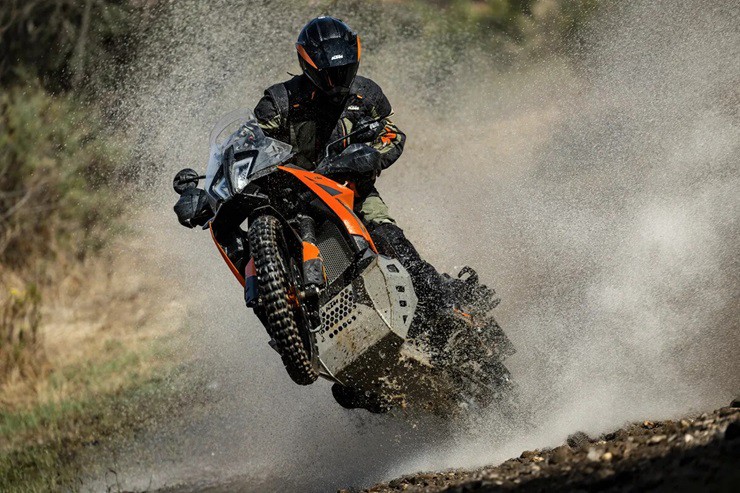 KTM 790 Adventure 2025 trình làng: 