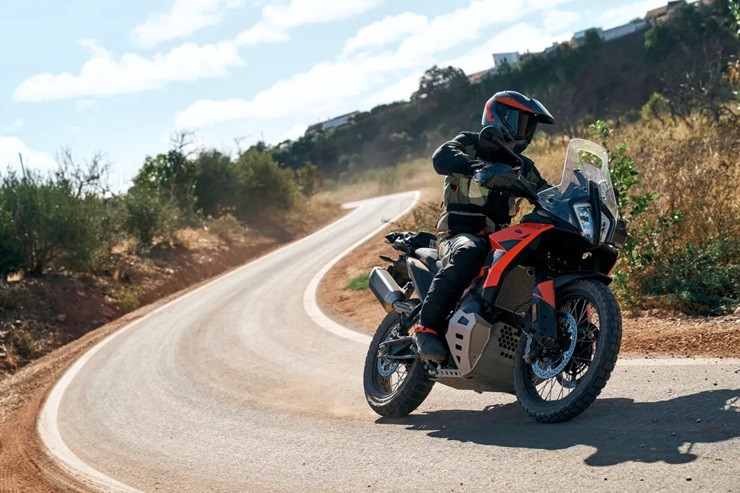 KTM 790 Adventure 2025 trình làng: 