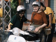Du lịch - Đêm đi Vespa cổ 'ăn sập Sài Gòn' của du khách Mỹ