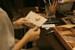 Bạn trẻ - Cuộc sống - Trạm thư tay chữa lành