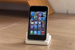 Bất ngờ với những tính năng vẫn hoạt động tốt khi mở lại chiếc iPod 15 năm tuổi