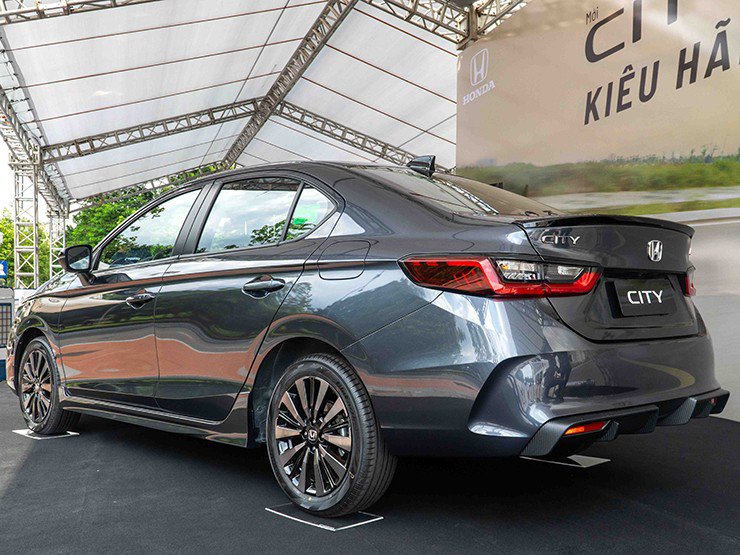 Top 3 sedan giá dưới 500 triệu: Honda City, Kia Soluto hay Mitsubishi Attrage? - 6