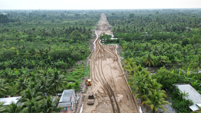 San nền cao tốc Cần Thơ - Cà Mau giữa năm 2023. Ảnh: Huy Phong