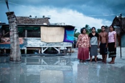 Kinh doanh - Nước siêu rộng, trải dài trên 4 bán cầu nhưng rất nghèo, dân mưu sinh bằng thứ ở Việt Nam có đầy