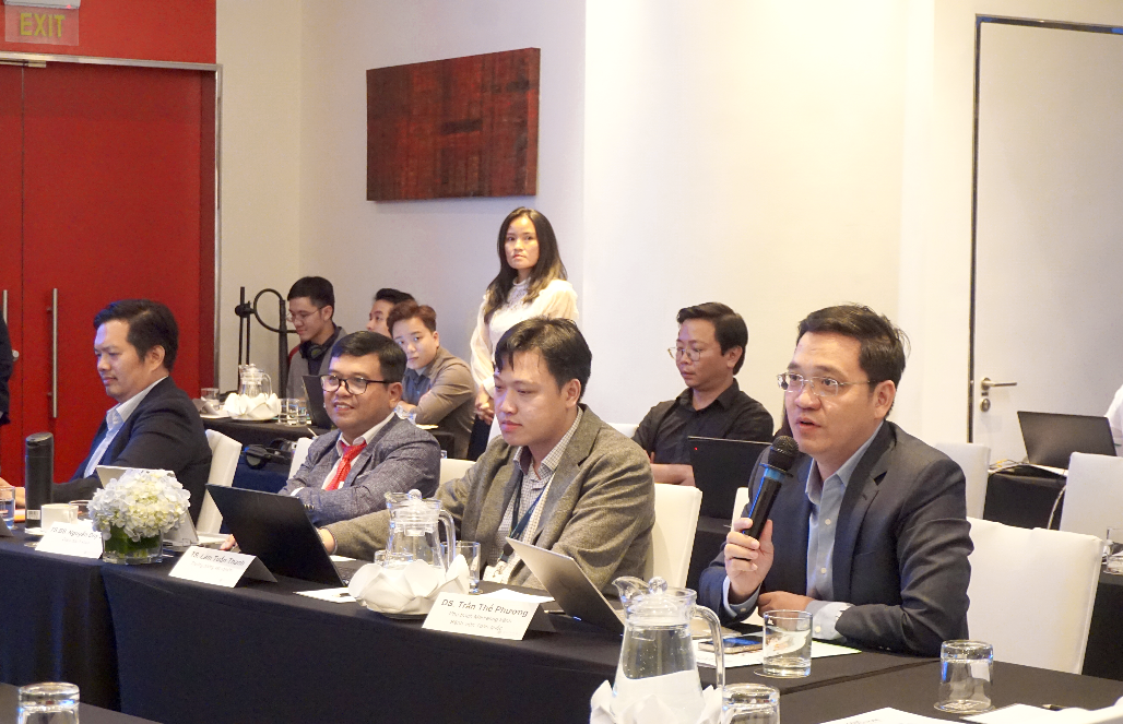 Các chuyên gia di truyền y học giải đáp thắc mắc của khách mời trong phần thảo luận trong sự kiện. Ảnh: Gene Solutions