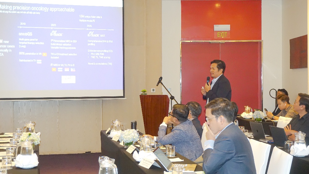 Tiến sĩ Nguyễn Hoài Nghĩa, Đồng sáng lập kiêm Giám đốc Điều hành Gene Solutions chia sẻ tại sự kiện. Ảnh: Gene Solutions