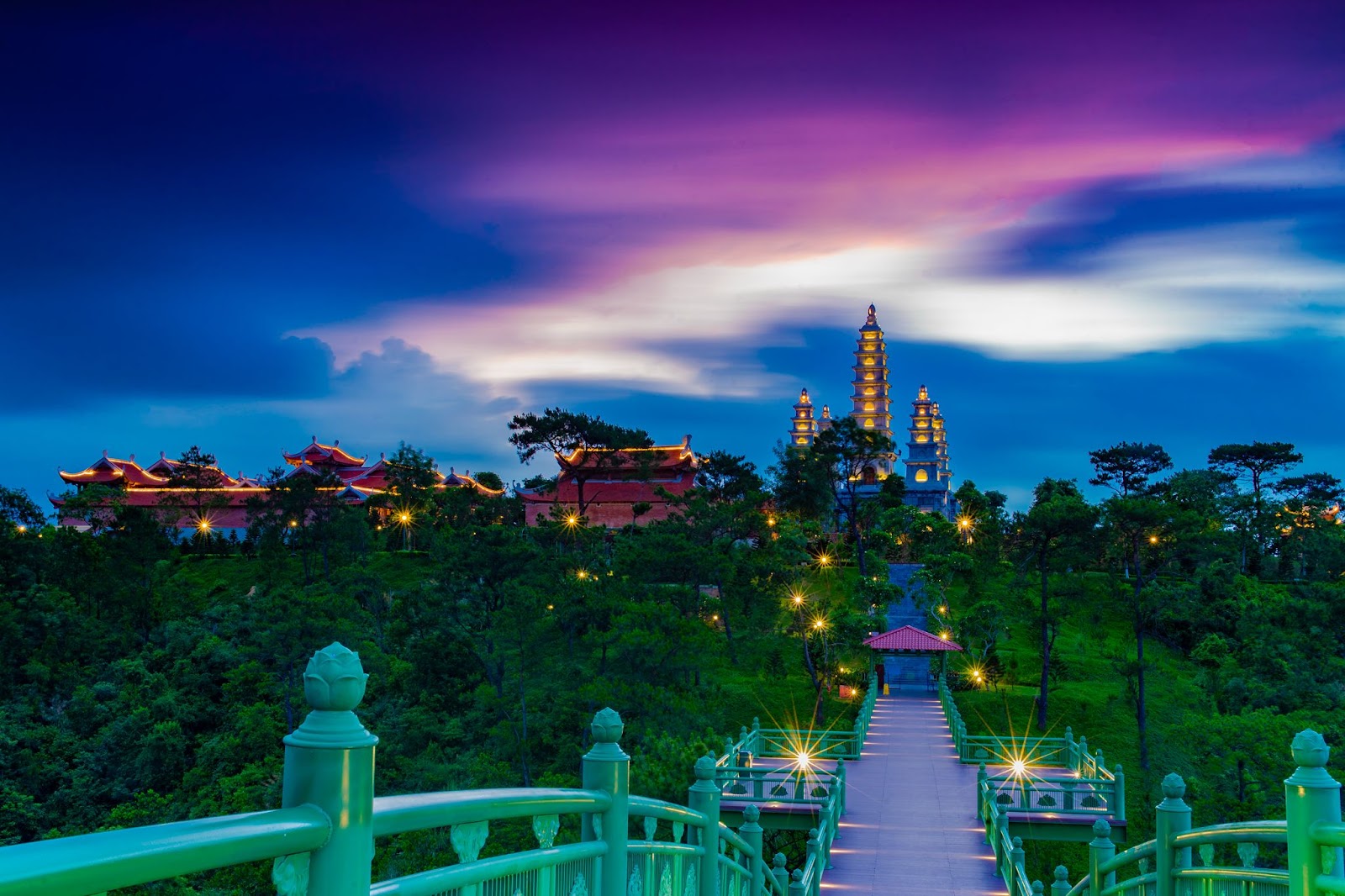 Bảo Hải Linh Thông Tự