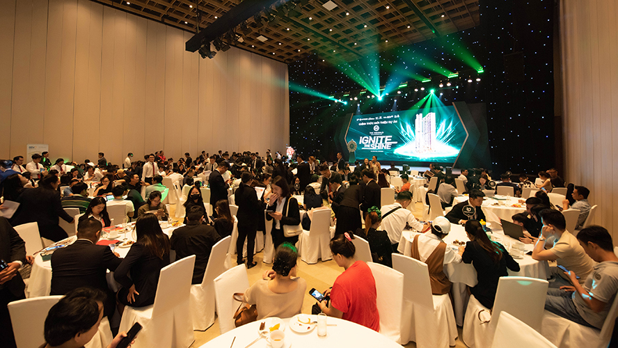 The Emerald 68 “đua” giá thuê tương đương nhưng giá bán chỉ từ 1,68 tỷ đồng/căn, thấp hơn một nửa so với các căn hộ dù nằm ở TP.HCM nhưng về Quận 1 khoảng 15 - 18km (Ảnh: Dũng Trần)