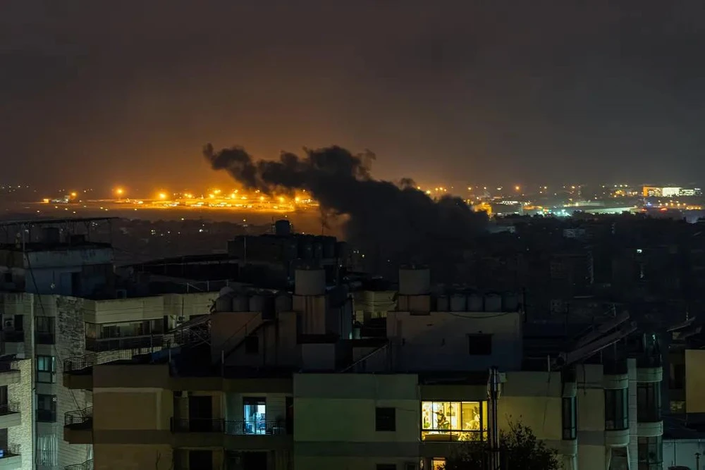Khói sau một vụ ném bom của Israel vào Beiruit (Lebanon) vào đầu tháng 11. Ảnh: THE NEW YORK TIMES