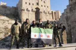 Phiến quân  " thần tốc "  chiếm thành Aleppo ở Syria: Có vai trò của Ukraine?