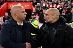 Liverpool hạ gục Man City: Arne Slot cao tay, Pep "đi trên dây qua vực thẳm"