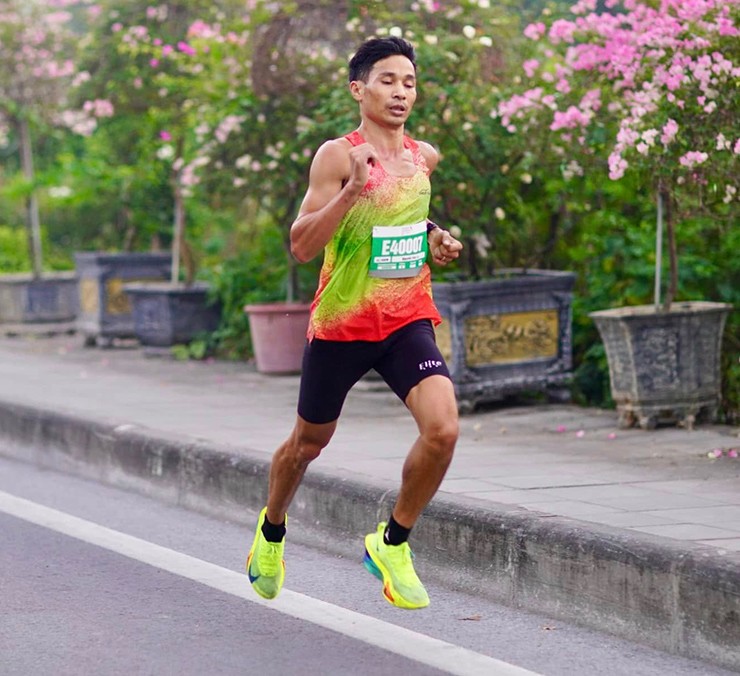 Văn Lai liên tục khuấy đảo đường chạy marathon với thành tích đáng nể