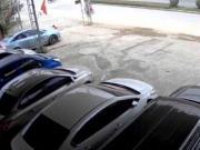 Tin tức trong ngày - VIDEO: Tài xế lái ôtô đi ngược chiều tông cháu bé 4 tuổi