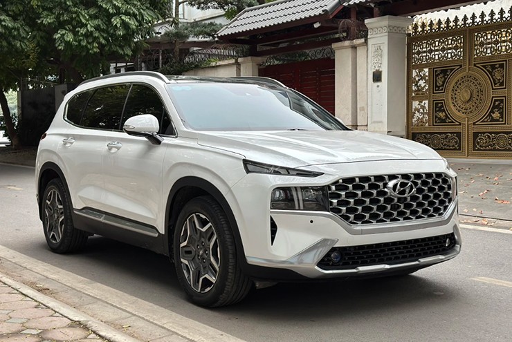 Loạt SUV chinh chiến địa hình với động cơ diesel đáng mua hiện nay - 13