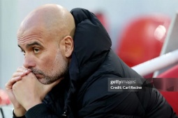 HLV Guardiola thừa nhận Man City không có cửa vô địch Ngoại hạng Anh