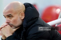 HLV Guardiola thừa nhận Man City không có cửa vô địch Ngoại hạng Anh