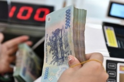 Lãi suất tiết kiệm tăng mạnh, mức cao nhất hiện nay là bao nhiêu?