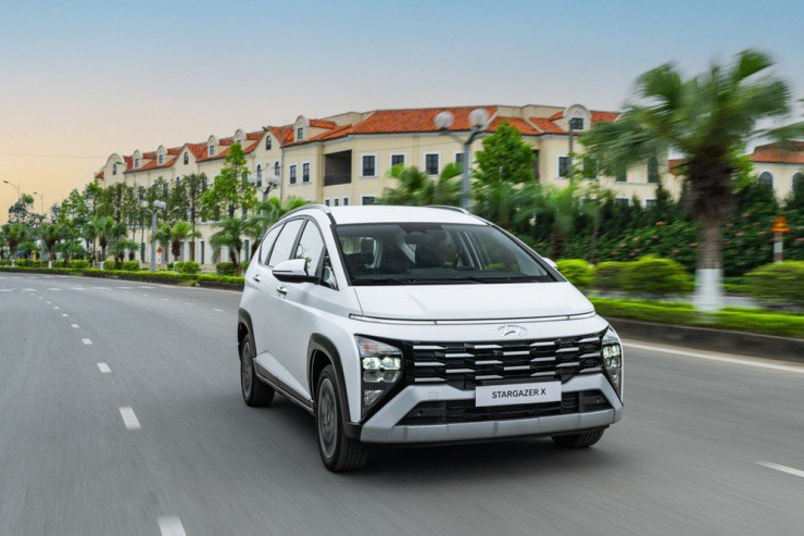 Đây là cách Hyundai Stargazer lấy lòng cánh tài xế chạy dịch vụ - 1