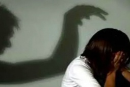 Nữ vận động viên cầu lông bị hai nam đồng đội hiếp dâm nhiều lần