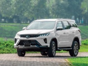Tin tức ô tô - Giá xe Toyota Fortuner niêm yết và lăn bánh tháng 12/2024
