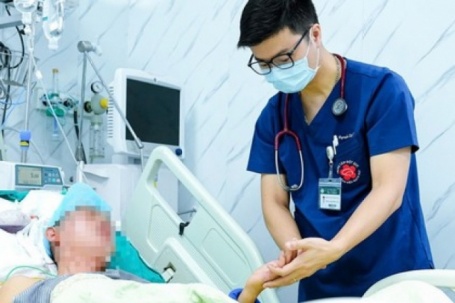 Người đàn ông đối diện 'cửa tử' vì chủ quan với căn bệnh nguy hiểm,...