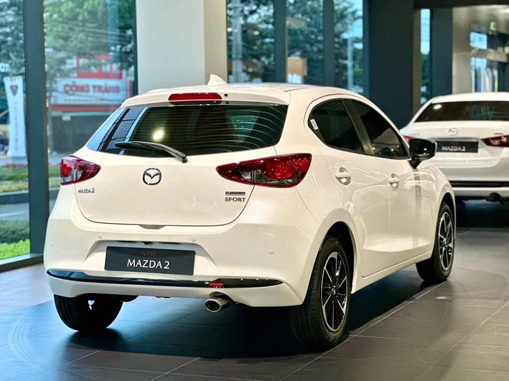 Mazda2 Hatchback - xe mới dáng đẹp cho gia đình trẻ - 7