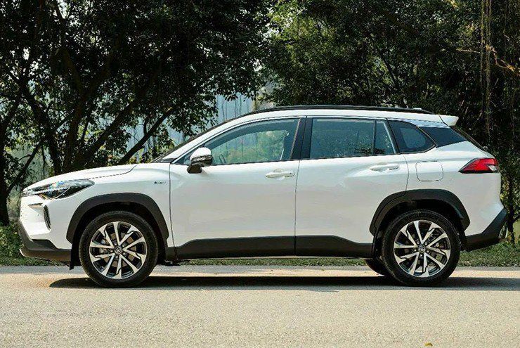 Toyota Corolla Cross giá từ 820 triệu: Xe gia đình gầm cao có gì hấp dẫn? - 4