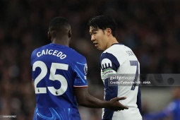 Bóng đá - Fan bức xúc Caicedo thoát thẻ, kiếm penalty giúp Chelsea hạ Tottenham