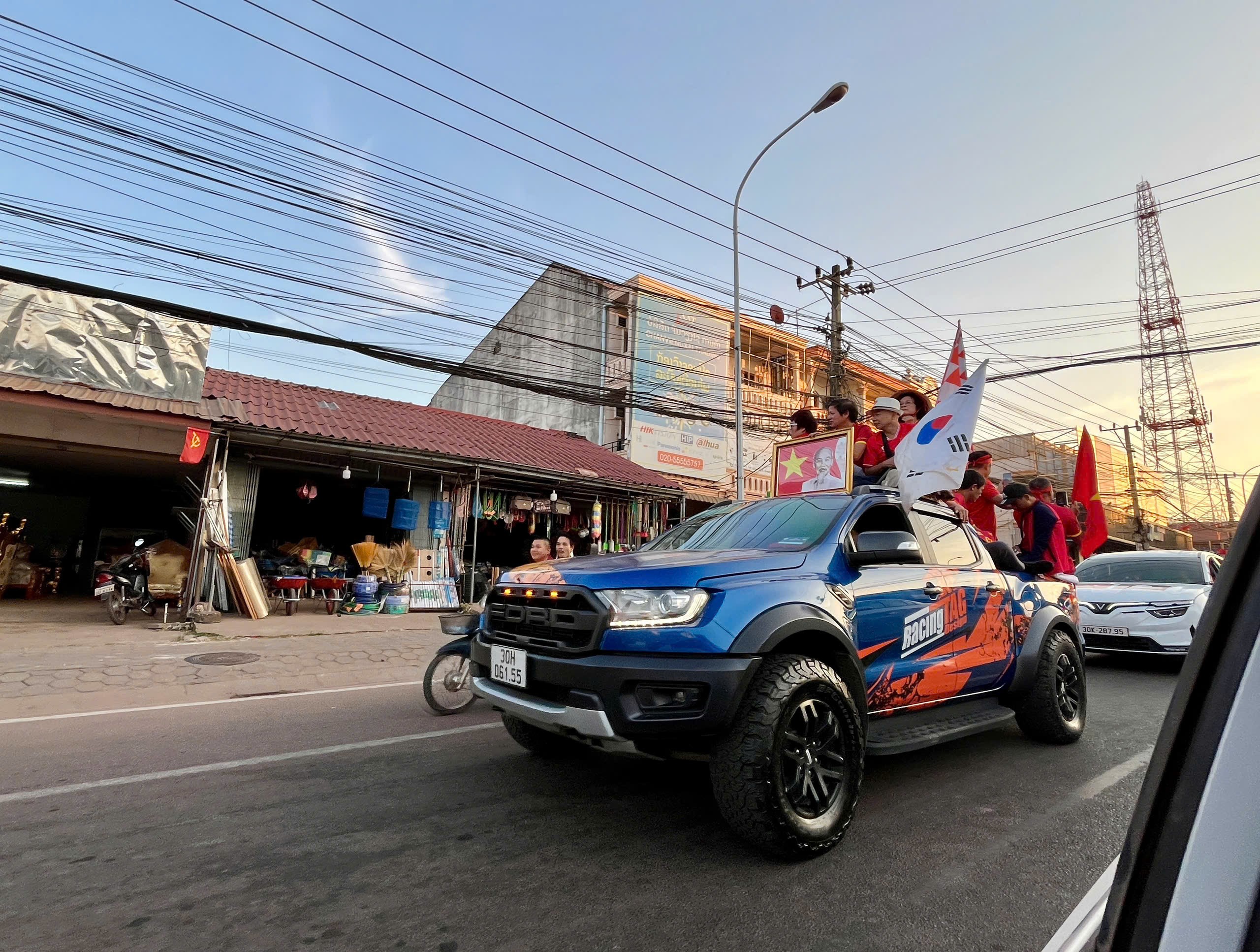 Trực tiếp bóng đá Lào - Việt Nam: Đình Triệu bắt chính, Hai Long & Vĩ Hào hỗ trợ Tiến Linh (AFF Cup) - 4