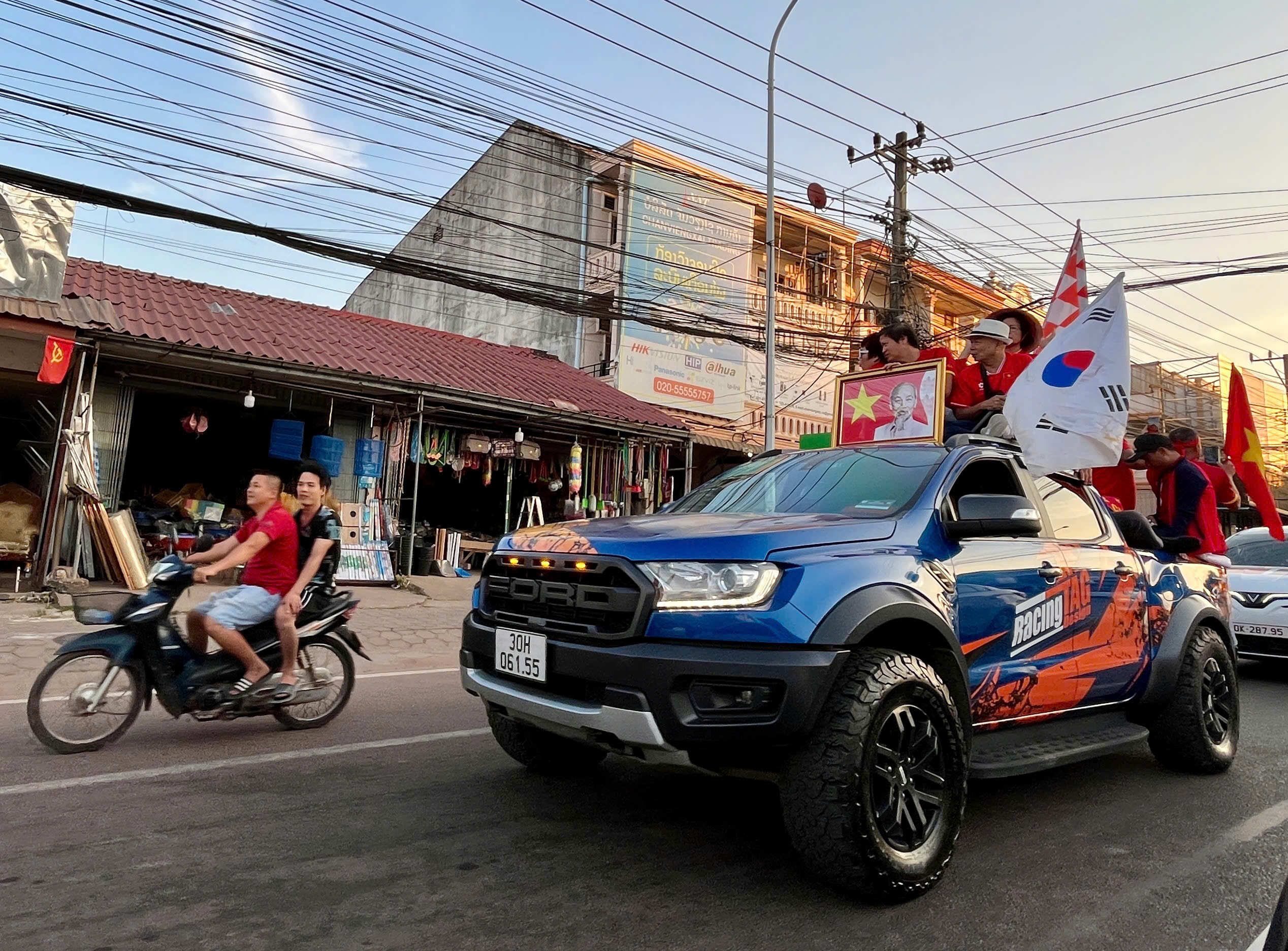 Trực tiếp bóng đá Lào - Việt Nam: Đình Triệu bắt chính, Hai Long & Vĩ Hào hỗ trợ Tiến Linh (AFF Cup) - 3