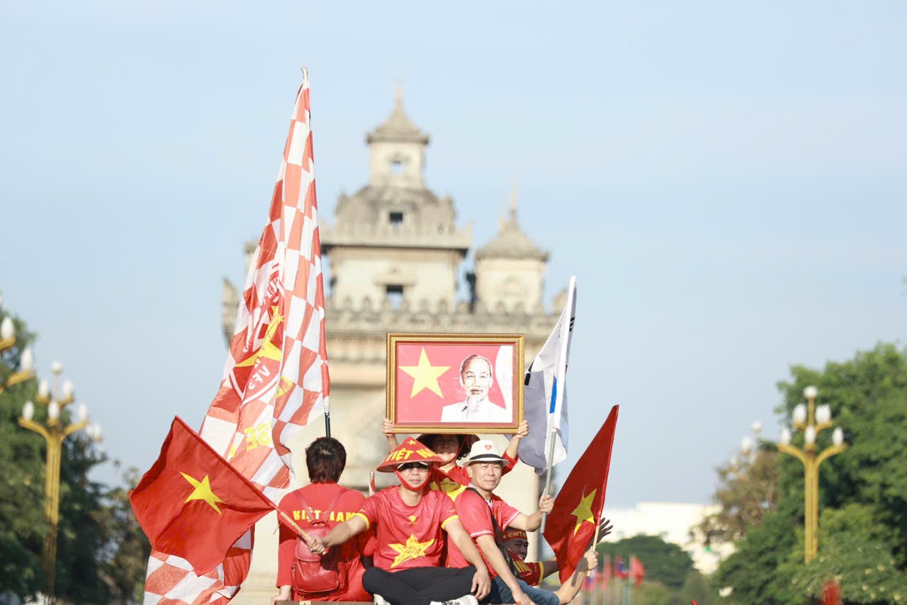 Trực tiếp bóng đá Lào - Việt Nam: Đình Triệu bắt chính, Hai Long & Vĩ Hào hỗ trợ Tiến Linh (AFF Cup) - 5