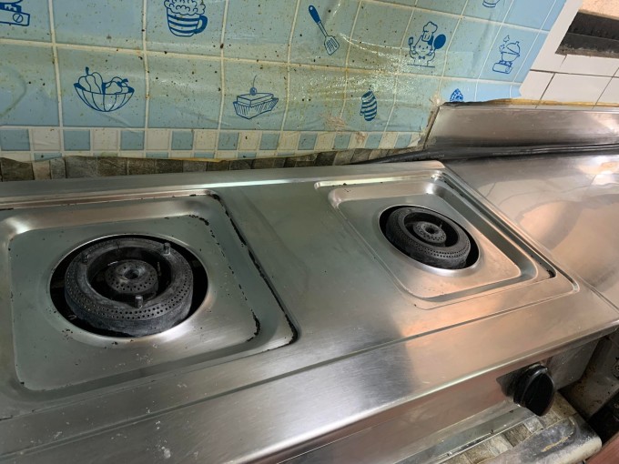 Nhà bếp nên được dọn sạch hàng ngày, sau khi nấu ăn. Ảnh Sohu