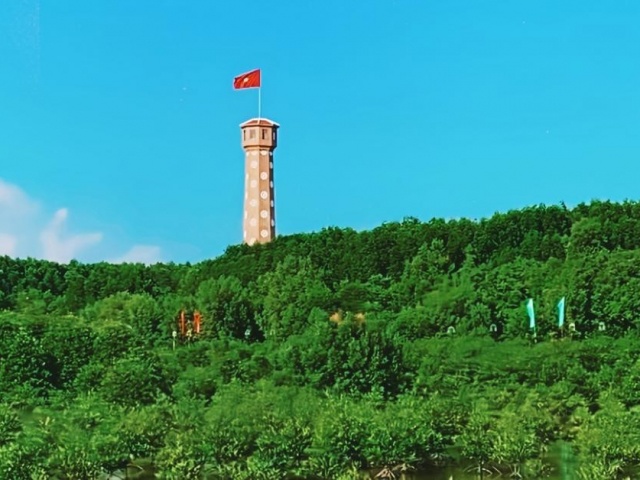5 ngày 4 đêm trải nghiệm ở chợ nổi, vi vu Sài thành và đến cực Nam Tổ quốc
