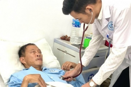 Người đàn ông 50 tuổi ở Phú Thọ bị biến chứng bệnh tiểu đường nặng,...