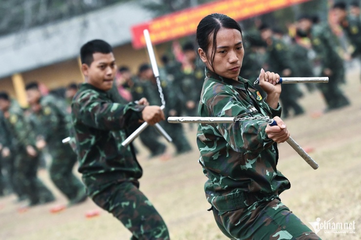 Đặc công tôi luyện những &#39;ngón đòn, tuyệt kỹ&#39; phô diễn ở triển lãm quốc phòng - 1