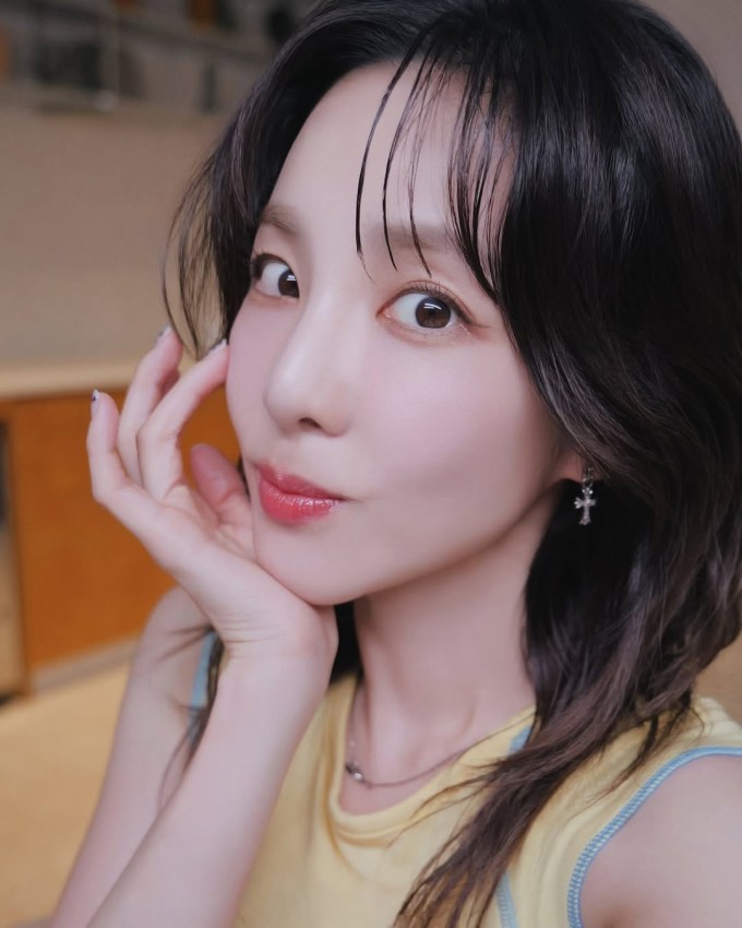 Cận cảnh làn da không nếp nhăn của Dara. Ảnh: Instagram daraxxi