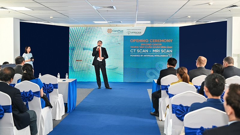 Ông Attila Vajda, CEO - Hệ thống phòng khám CarePlus tuyên bố ra mắt Trung tâm chẩn đoán hình ảnh