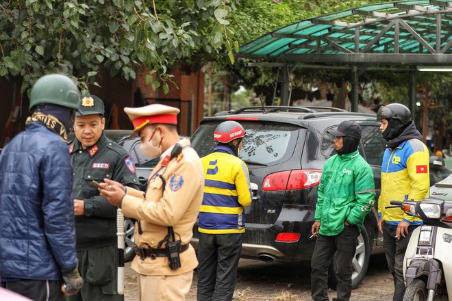 'Không có chuyện mặc áo xe ôm là không lo bị xử lý vi phạm giao thông' - 4