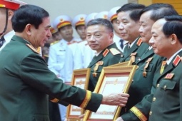 Chủ tịch nước tặng Huân chương cho 34 tướng lĩnh cấp cao của Quân đội