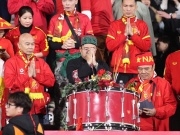 Bóng đá - CĐV Việt Nam tung chiêu độc, làm lễ cúng cổ vũ đội nhà đấu Indonesia