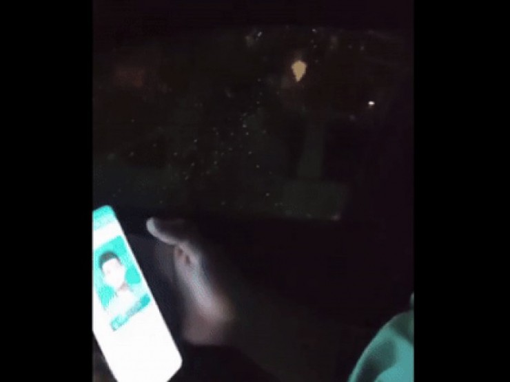 Điều tra hai côn đồ đập kính, rạch lốp hàng loạt xe taxi