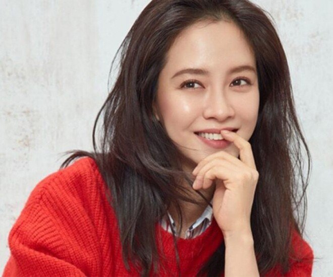 Song Ji Hyo - nữ diễn viên được fan đặt biệt danh "Mợ Ngố".